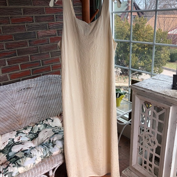An Ren New York Dresses & Skirts - NWT An Ren New York Silk Embossed Long Flowy Dress
